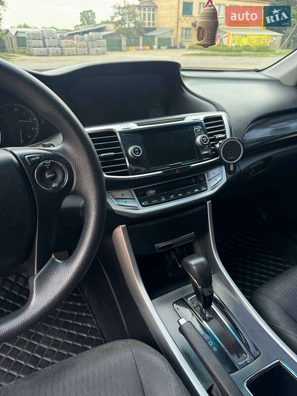 Купе Honda Accord 2012 в Теофиполе