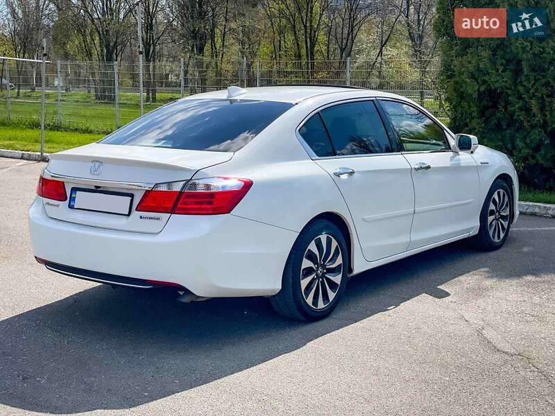 Седан Honda Accord 2015 в Дніпрі