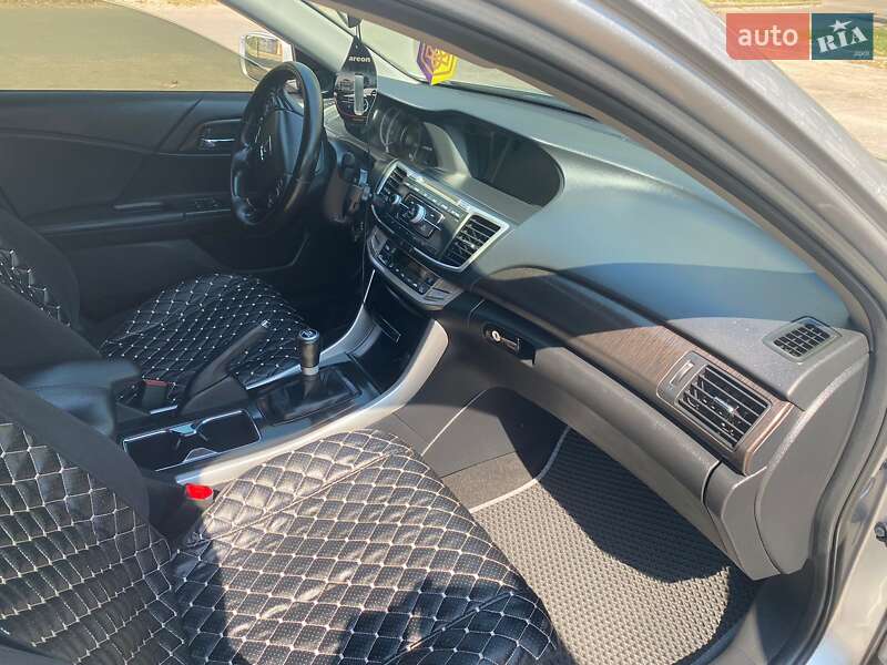 Седан Honda Accord 2014 в Киеве фото 14 Седан Honda Accord 2014 в Киеве