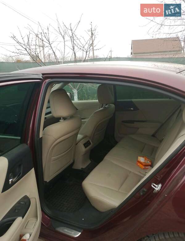 Седан Honda Accord 2013 в Черноморске