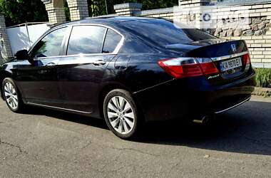 Седан Honda Accord 2013 в Рокитному