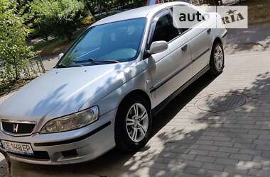 Седан Honda Accord 2000 в Чернівцях