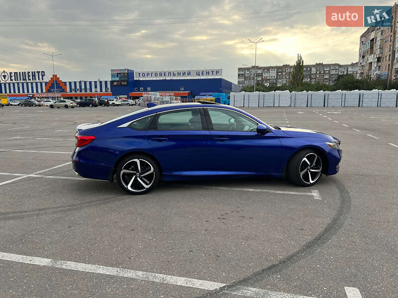 Седан Honda Accord 2020 в Киеве
