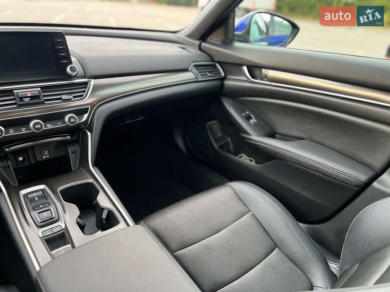 Седан Honda Accord 2020 в Киеве