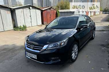 Седан Honda Accord 2015 в Києві