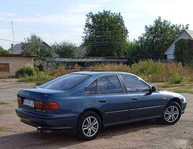 Седан Honda Accord 1993 в Мені