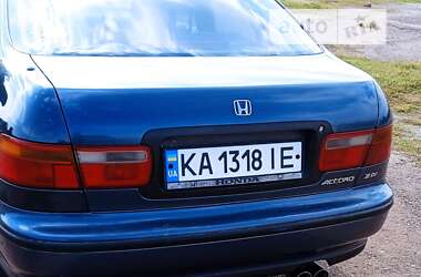 Седан Honda Accord 1993 в 