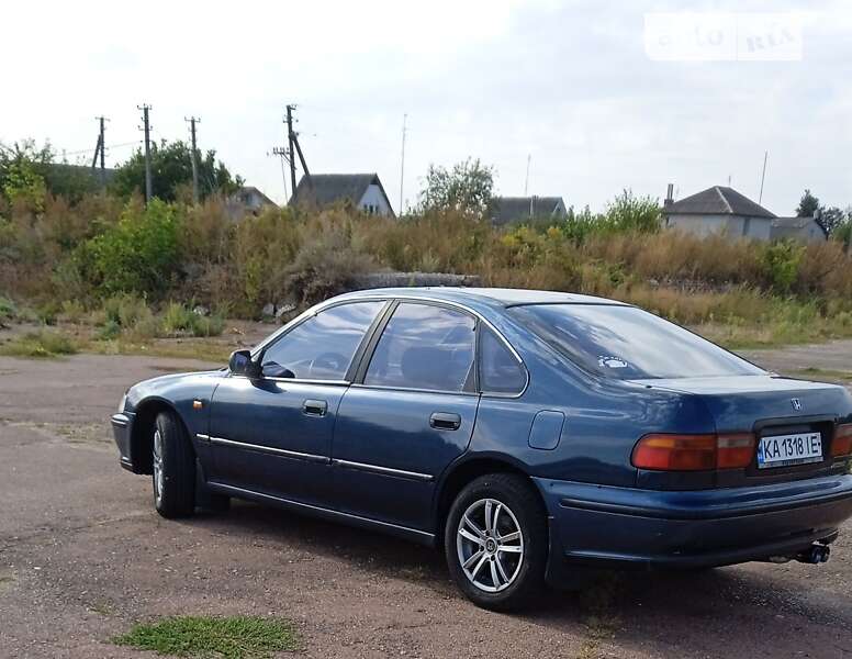 Седан Honda Accord 1993 в Мені