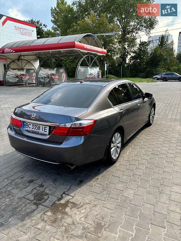 Седан Honda Accord 2014 в Львові