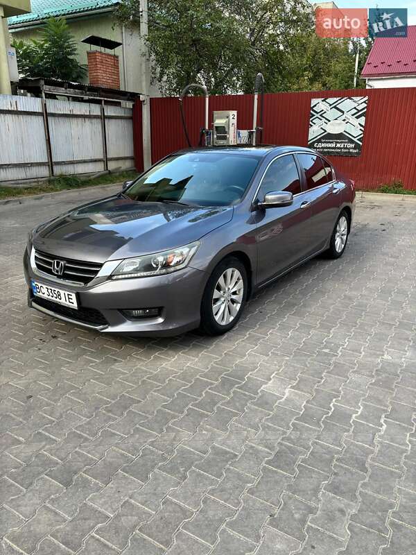 Седан Honda Accord 2014 в Львові