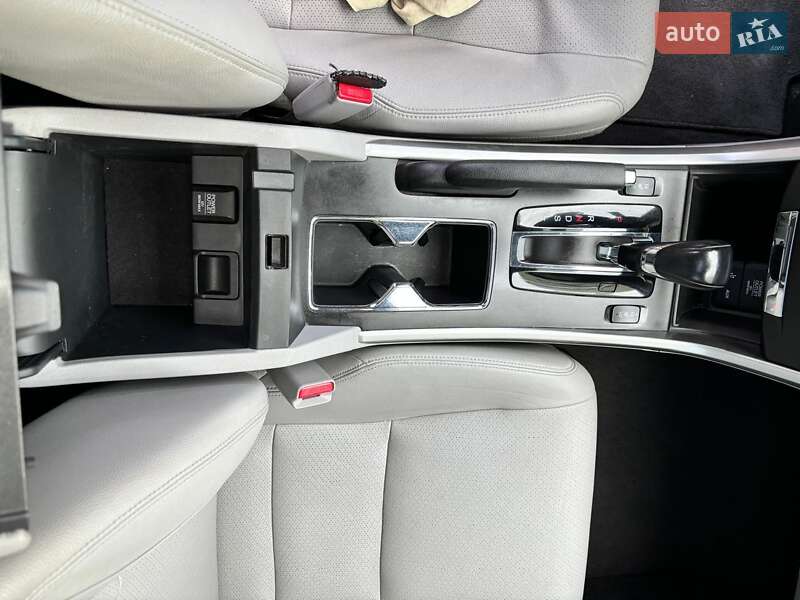 Седан Honda Accord 2014 в Львові