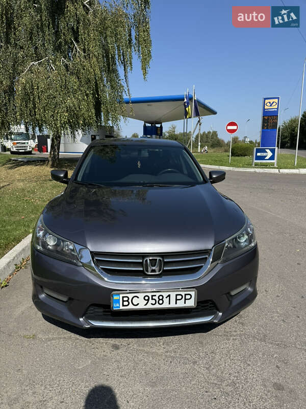 Седан Honda Accord 2015 в Львове