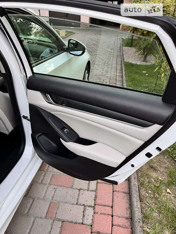Седан Honda Accord 2018 в Ивано-Франковске