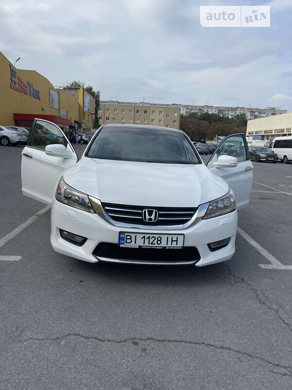 Седан Honda Accord 2013 в Полтаві