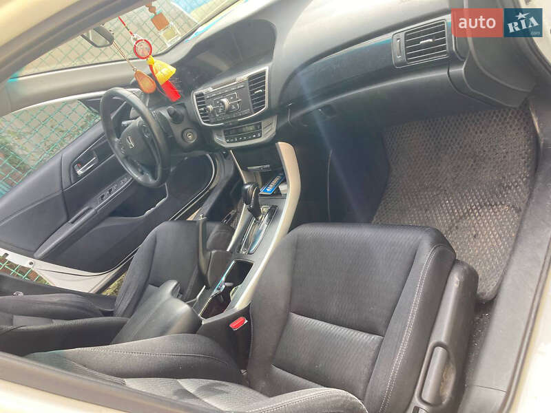 Седан Honda Accord 2015 в Виннице
