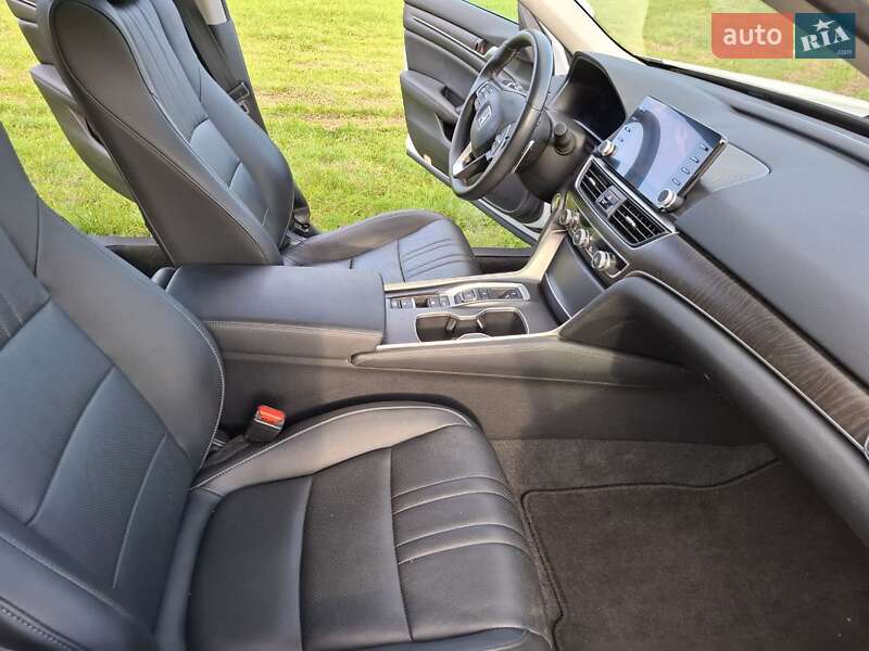 Седан Honda Accord 2021 в Киеве