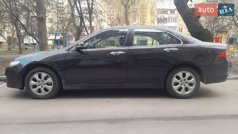 Седан Honda Accord 2006 в Турбовом