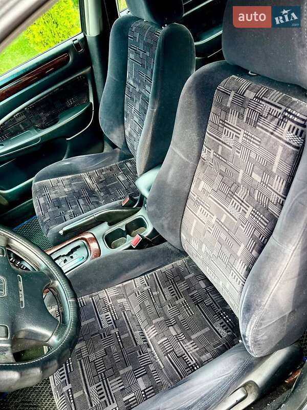 Лифтбек Honda Accord 2000 в Днепре