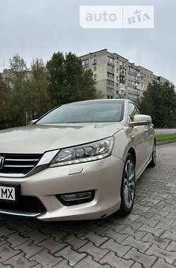 Седан Honda Accord 2013 в Киеве