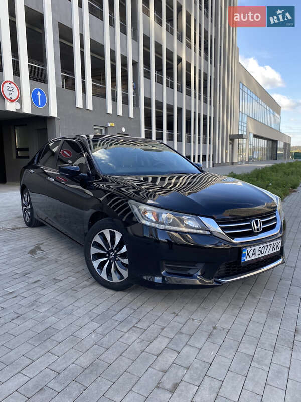 Седан Honda Accord 2015 в Киеве