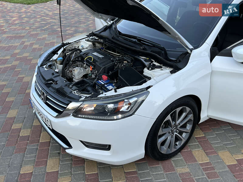 Седан Honda Accord 2015 в Одессе