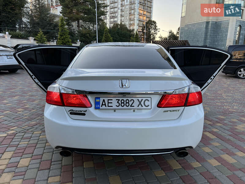 Седан Honda Accord 2015 в Одессе