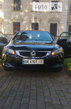 Купе Honda Accord 2008 в Млиніві