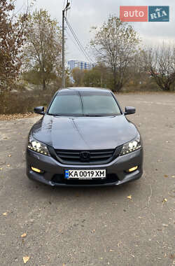 Седан Honda Accord 2013 в Киеве