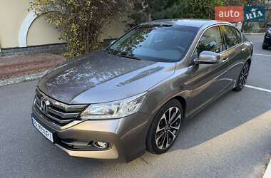 Седан Honda Accord 2015 в Києві