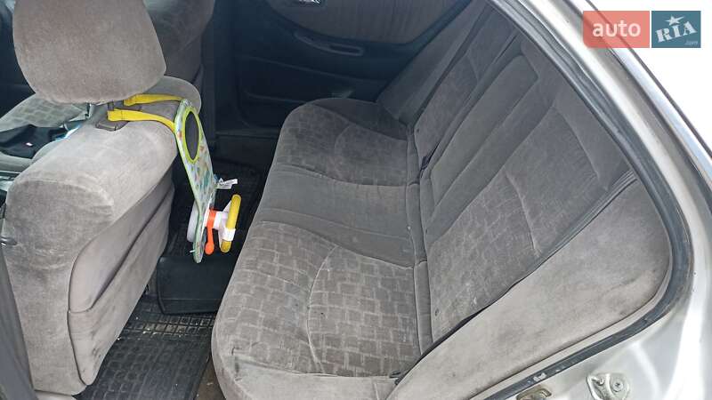 Седан Honda Accord 2001 в Києві