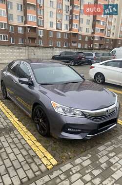 Седан Honda Accord 2016 в Києві