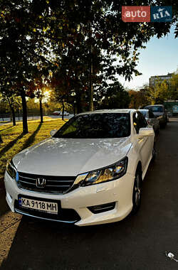 Седан Honda Accord 2013 в Києві