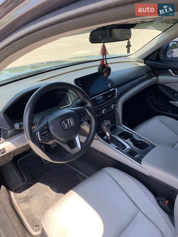 Седан Honda Accord 2018 в Запорожье