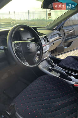 Седан Honda Accord 2013 в 