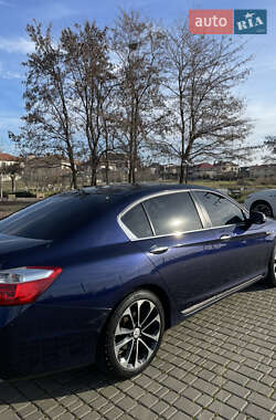 Седан Honda Accord 2013 в 