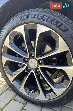 Седан Honda Accord 2013 в 