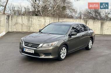 Седан Honda Accord 2014 в Киеве