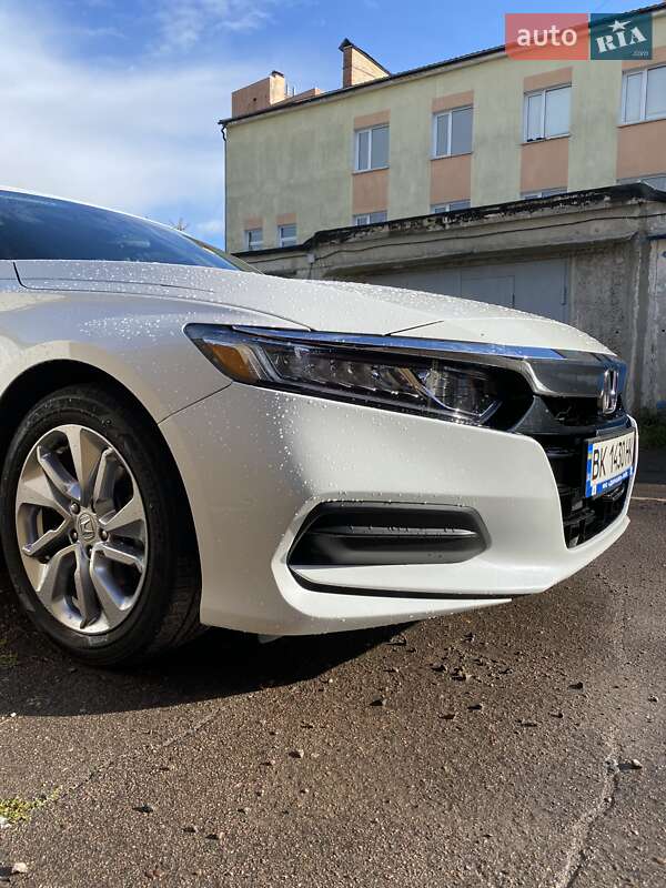 Седан Honda Accord 2018 в Ровно