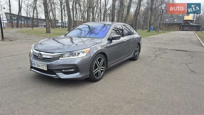 Седан Honda Accord 2016 в Киеве