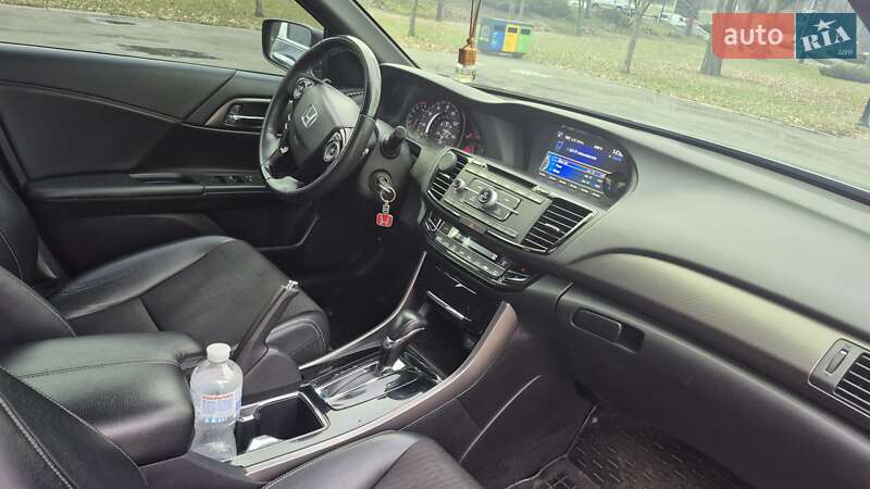 Седан Honda Accord 2016 в Киеве