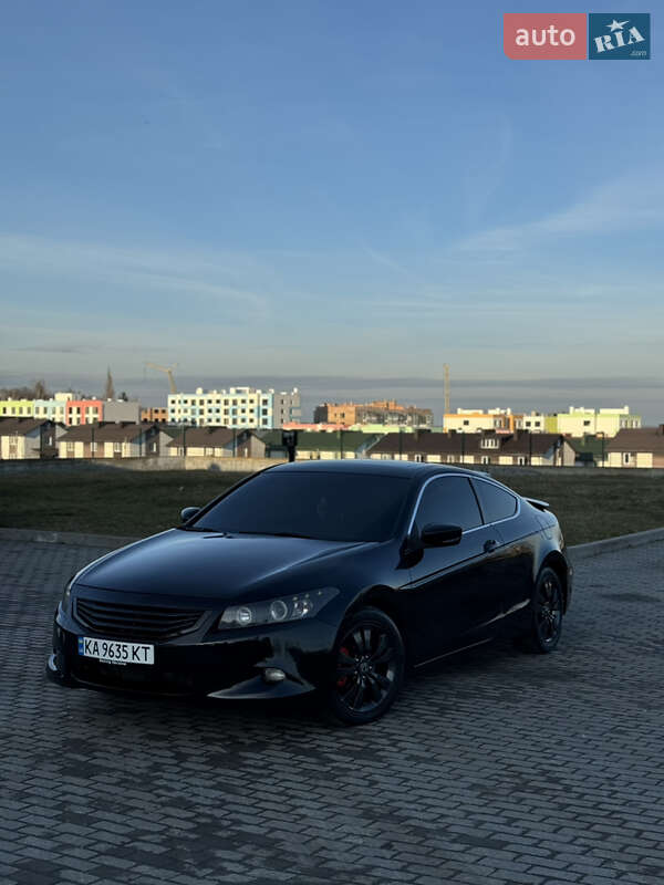 Купе Honda Accord 2010 в Рівному