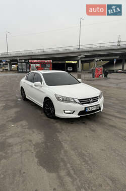 Седан Honda Accord 2013 в Києві