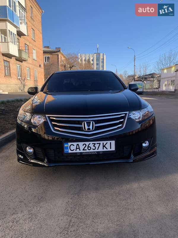 Седан Honda Accord 2010 в Умани