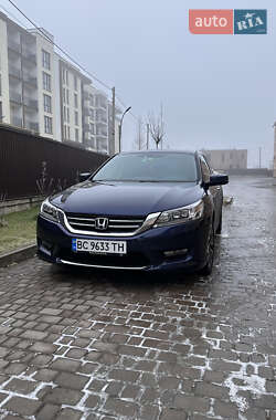 Седан Honda Accord 2015 в Львові