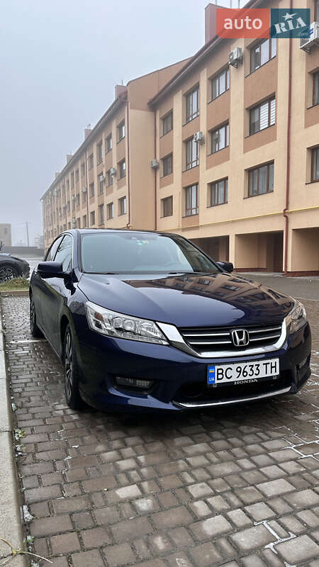 Седан Honda Accord 2015 в Львове