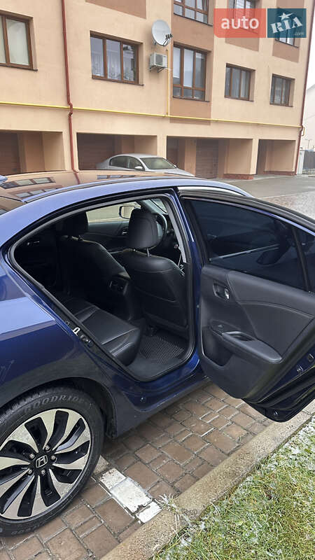 Седан Honda Accord 2015 в Львове