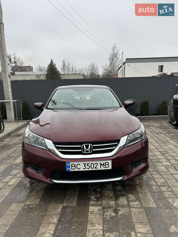 Седан Honda Accord 2013 в Львові