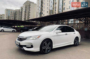 Седан Honda Accord 2015 в 