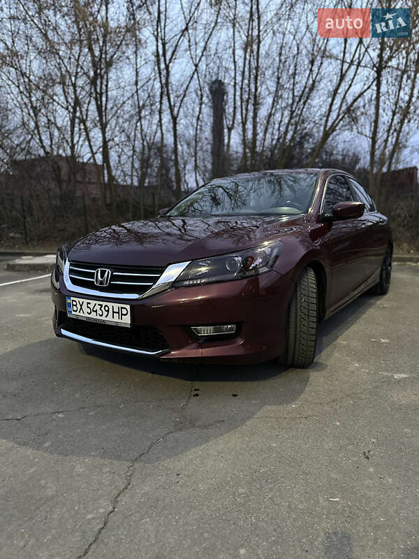 Седан Honda Accord 2013 в Каменец-Подольском