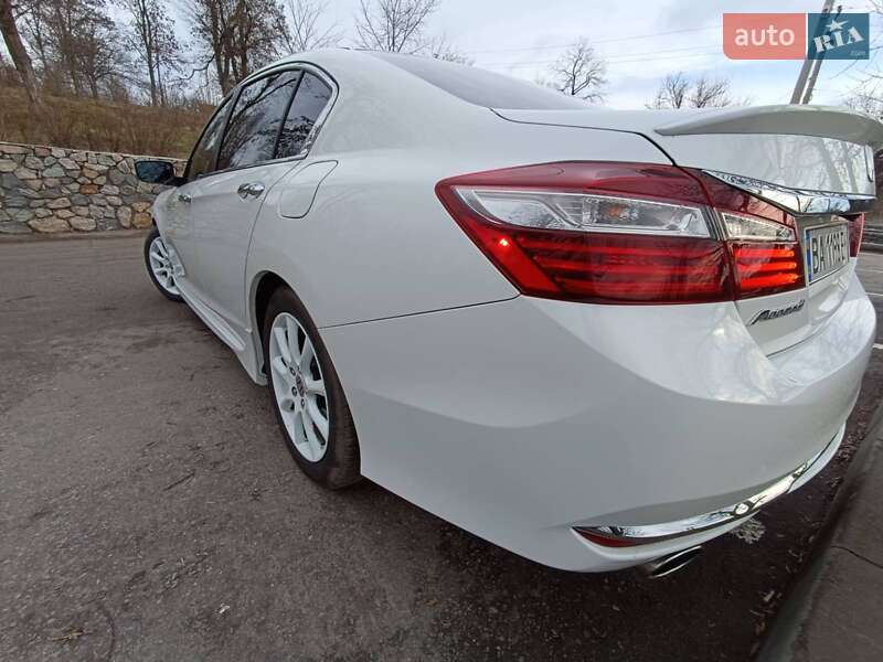 Седан Honda Accord 2017 в Кропивницком